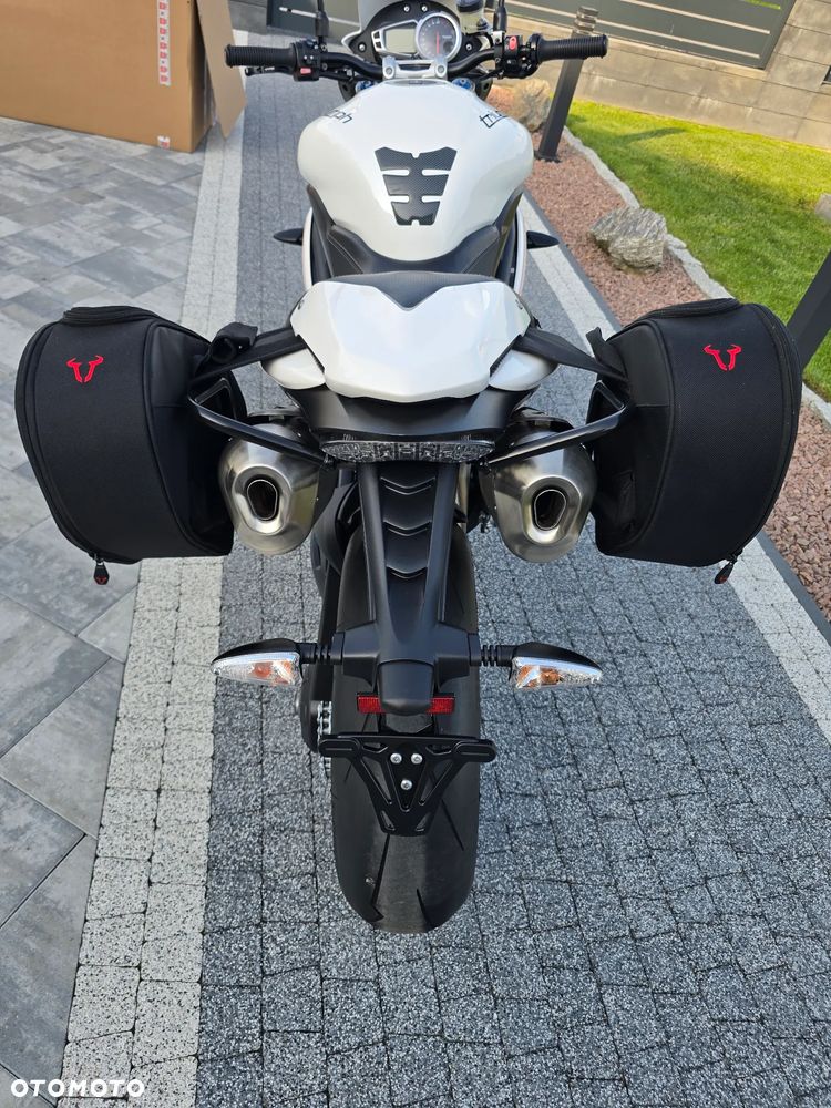 Triumph Speed Triple - 10