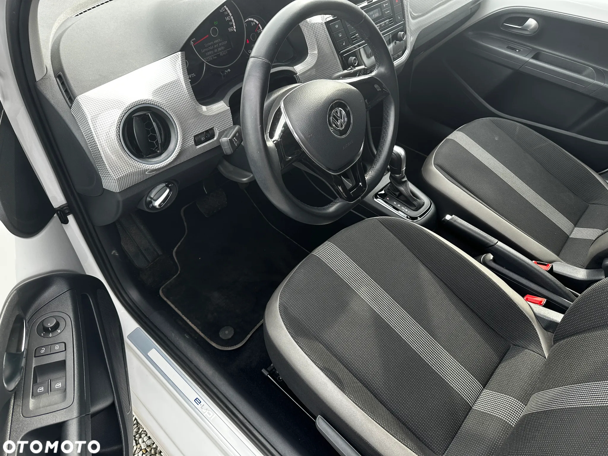 Volkswagen up! e-up - 12