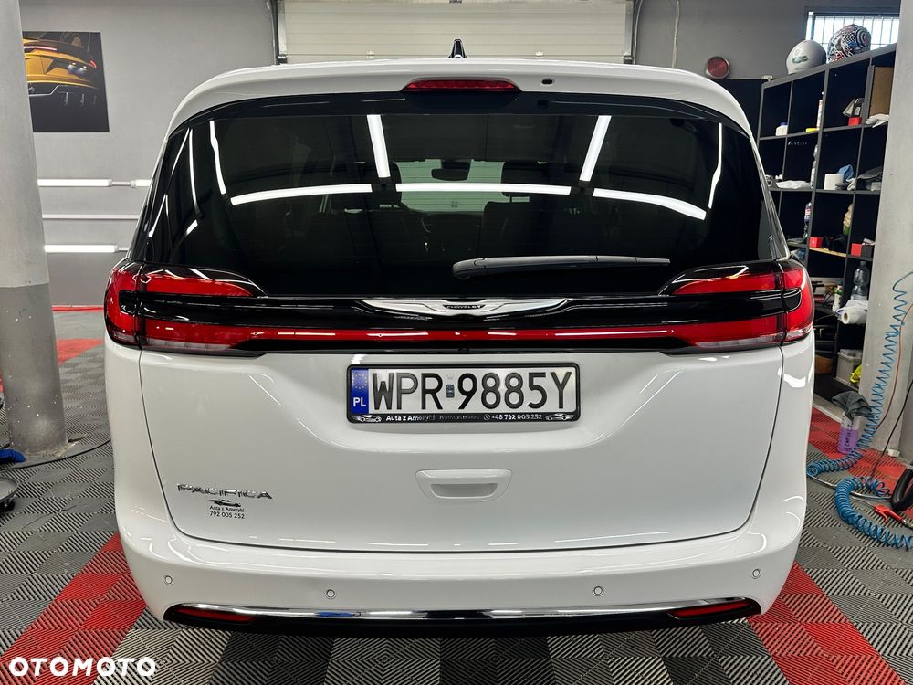 Chrysler Pacifica - 15
