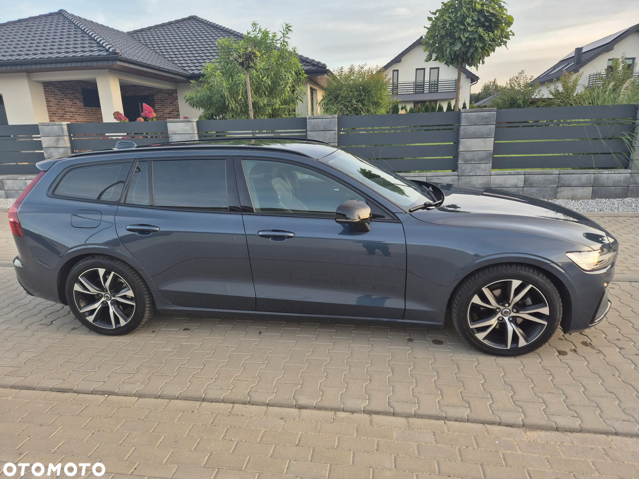 Volvo V60 T4 Momentum Pro - 4
