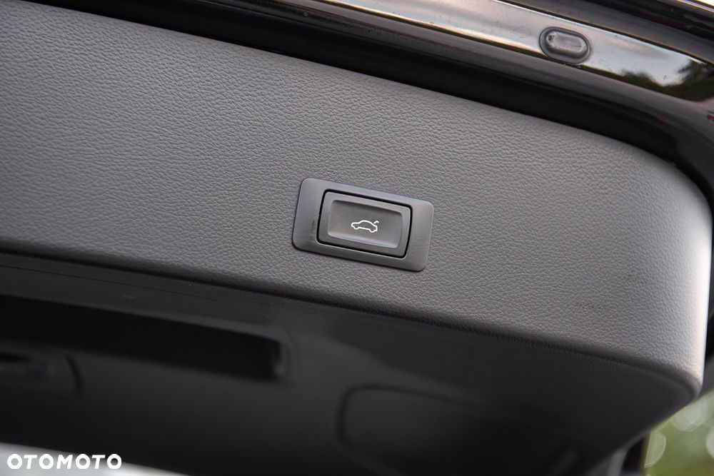 Audi A6 Avant 2.0 TDI Quattro S tronic - 33