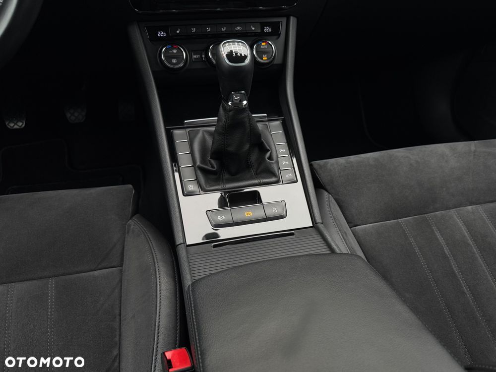 Skoda Superb 2.0 TDI Style - 18