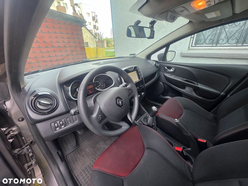 Renault Clio 1.2 16V Life - 11