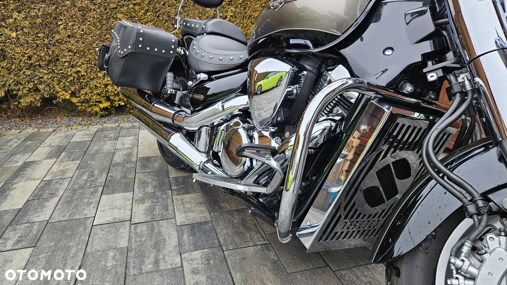 Suzuki Intruder - 9