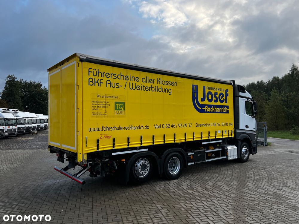 Mercedes-Benz Actros - 9