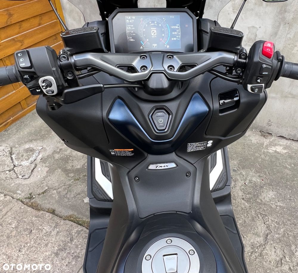 Yamaha Tmax - 17