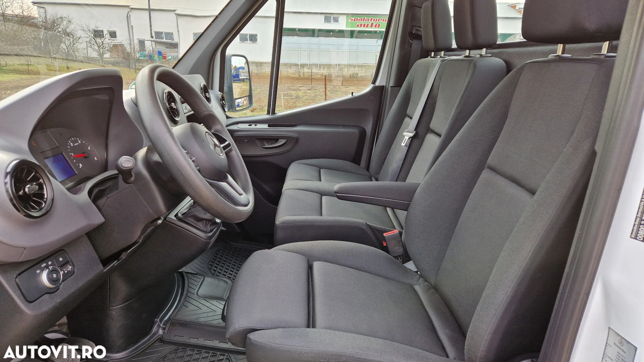 Mercedes-Benz Sprinter - 15