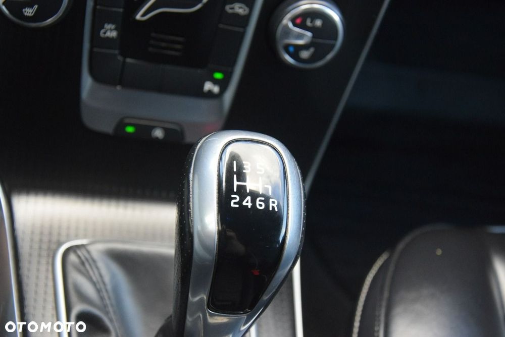 Volvo V40 D2 Kinetic - 37