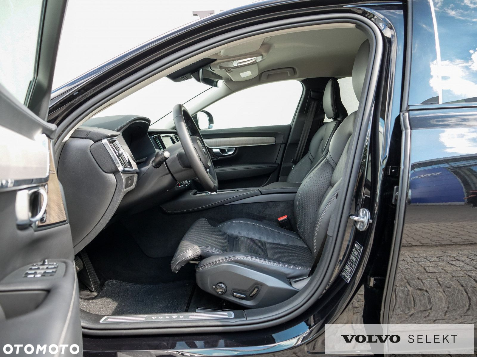 Volvo V90 Cross Country - 15