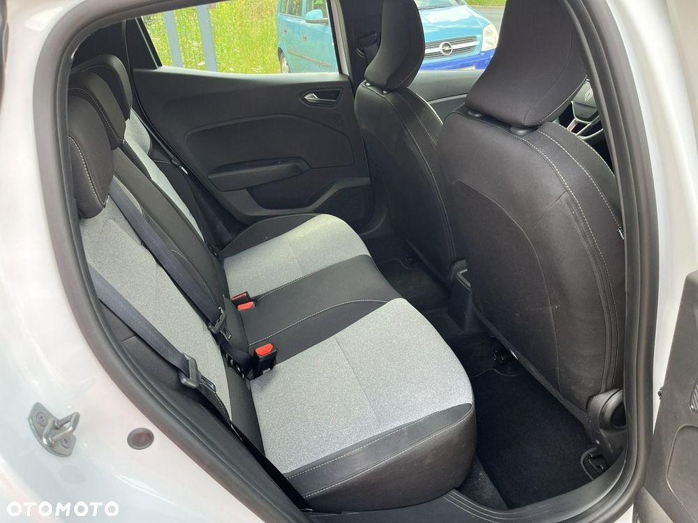 Renault Clio - 25