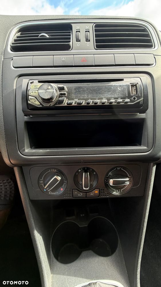 Volkswagen Polo 1.4 16V Comfortline - 11