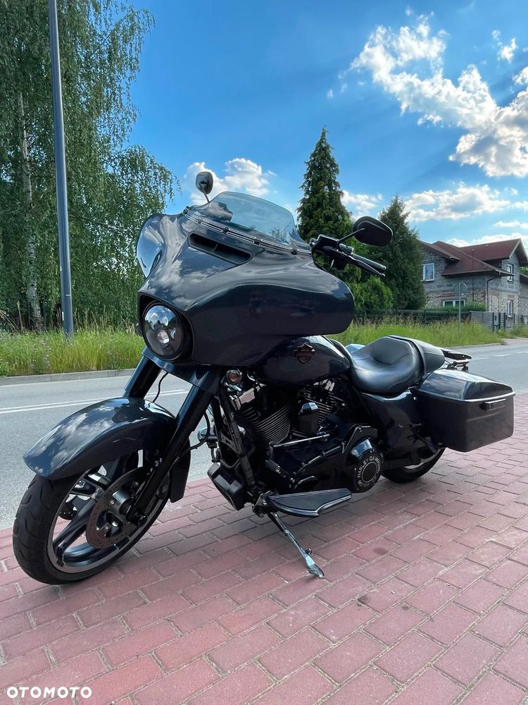 Harley-Davidson Touring Street Glide - 4
