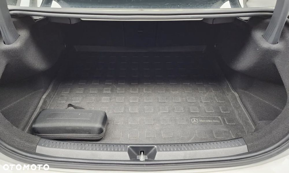 Mercedes-Benz Klasa A 220 4Matic 7G-DCT - 27