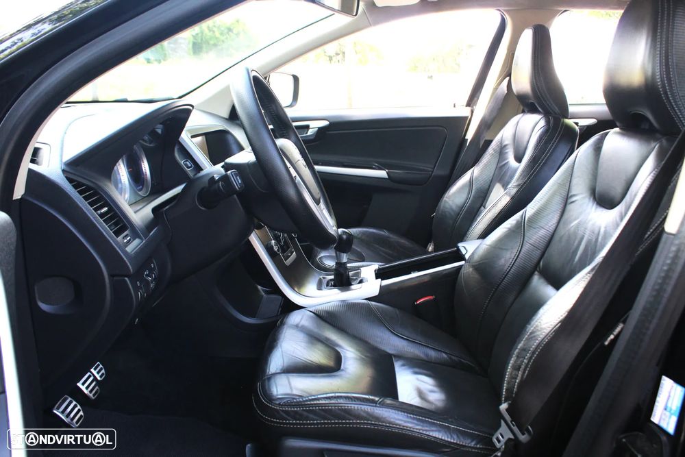Volvo XC 60 2.0 D4 R-Design 139g Start/Stop - 41