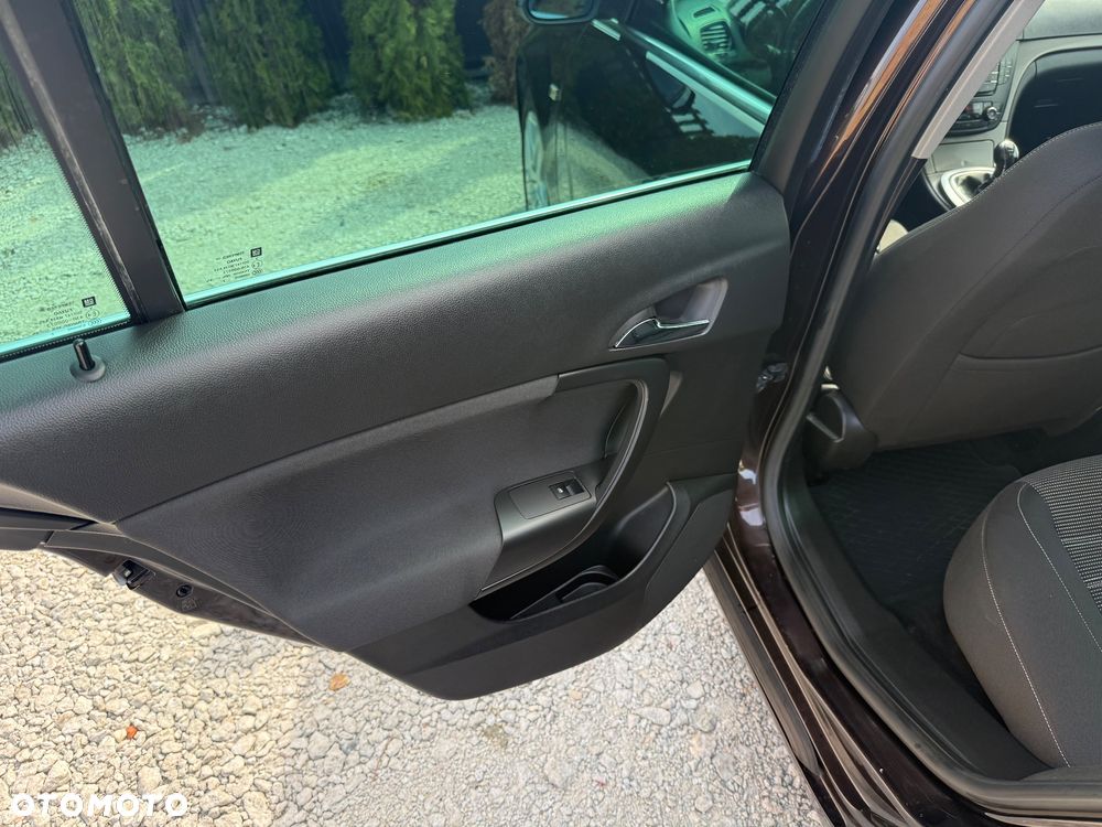 Opel Insignia - 19