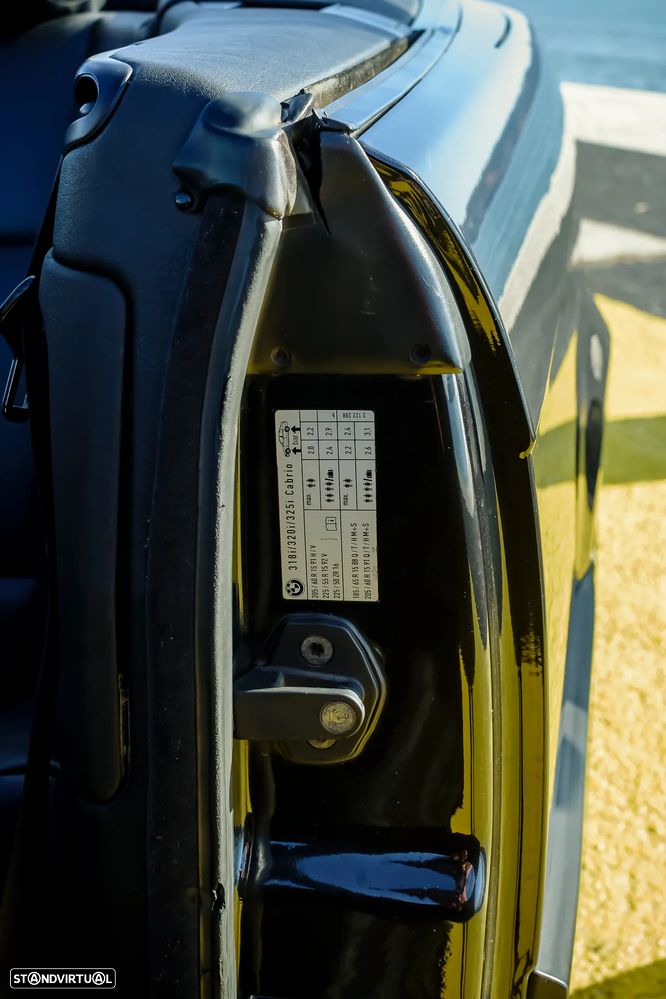 BMW 320 i Touring - 33