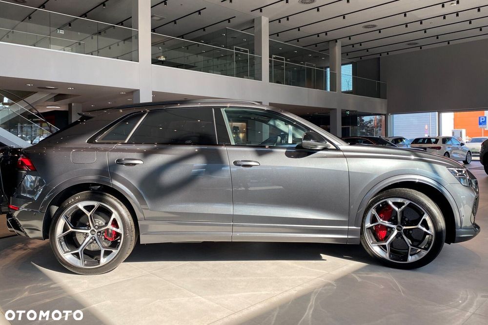Audi RS Q8 - 8