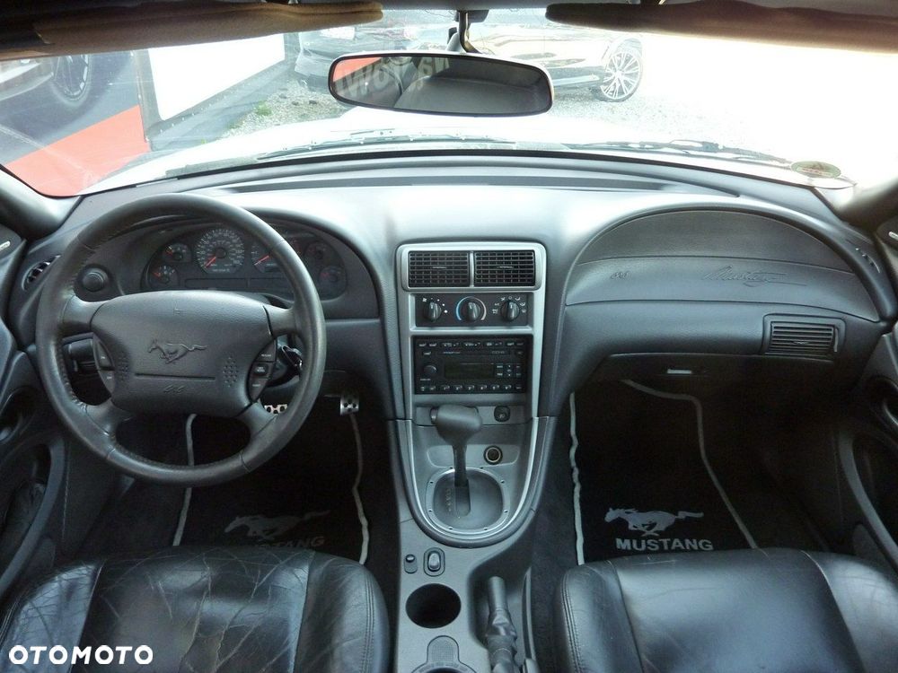 Ford Mustang - 18