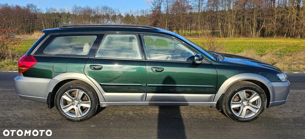 Subaru Legacy Kombi 3.0 4WD - 2
