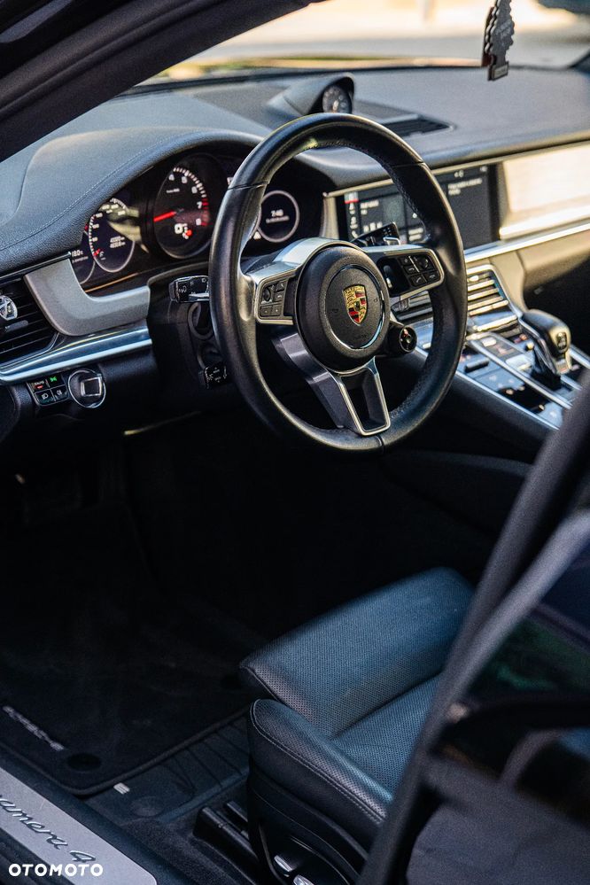 Porsche Panamera 4 Platinum Edition - 13
