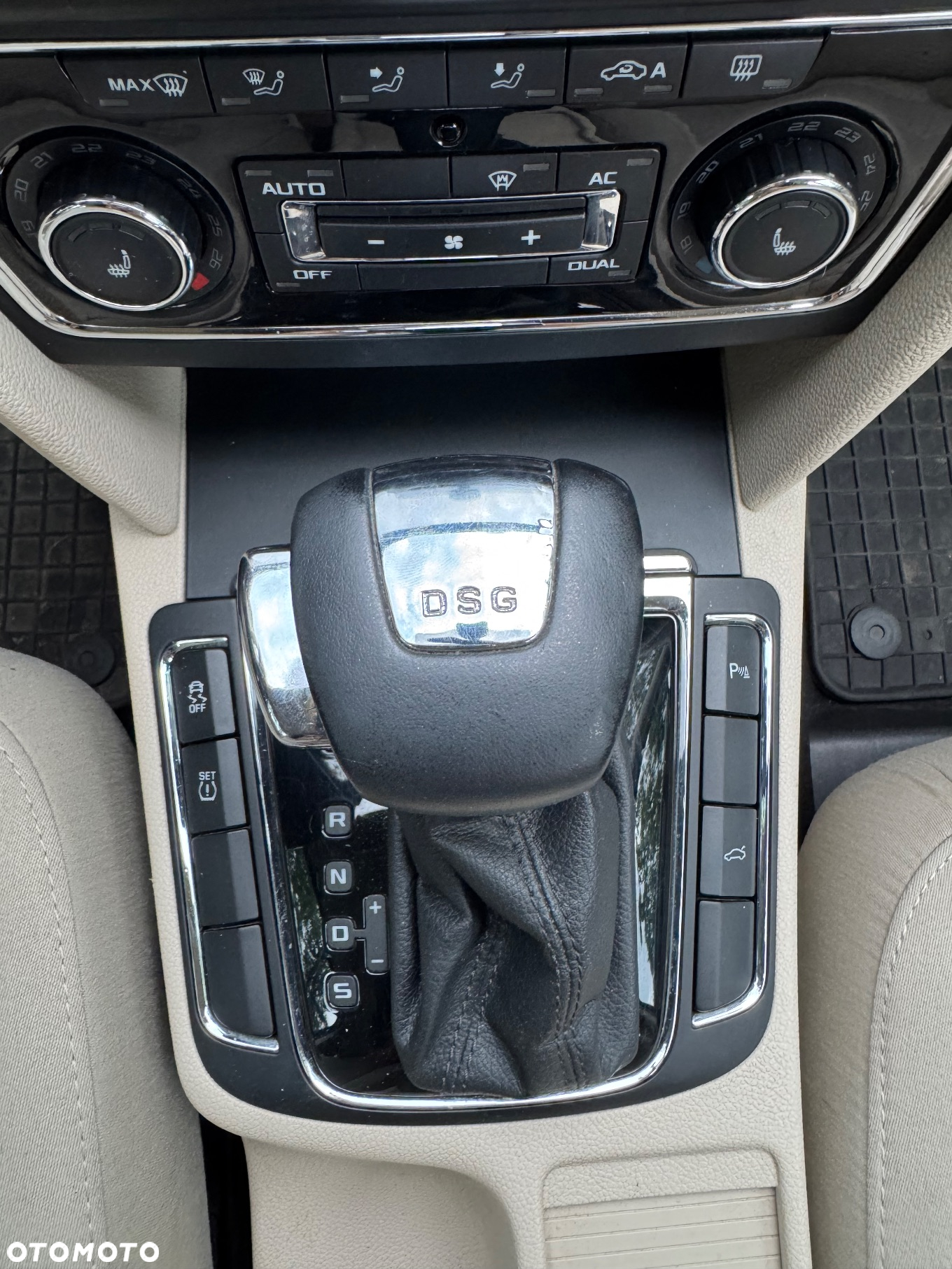 Skoda Superb 2.0 TDI Elegance DSG - 15