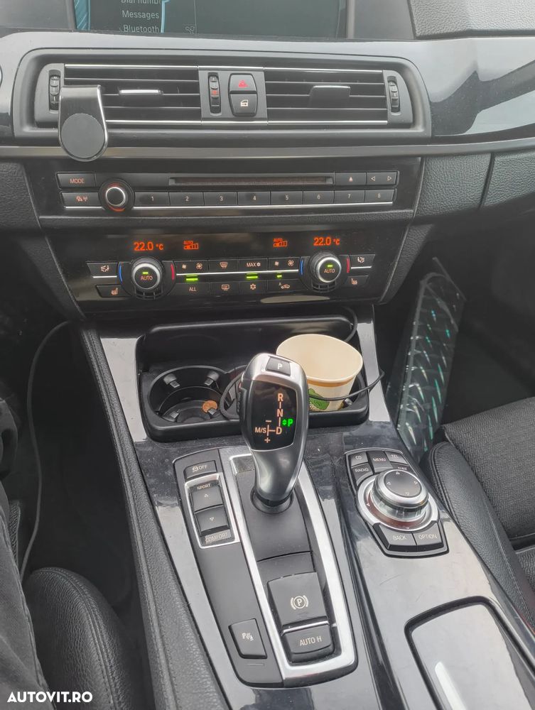 BMW Seria 5 525d Touring Aut. - 9