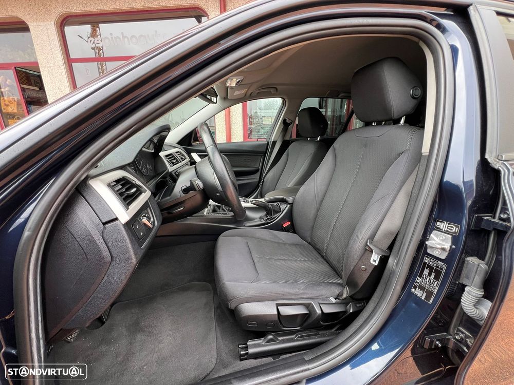 BMW 318 d Dynamic - 4
