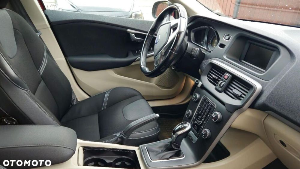 Volvo V40 D2 Kinetic - 16