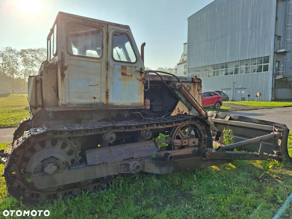 Inny - ciągnik gąsiennicowy  T-100M3 wyprodukowany w Czelabińskich Zakładach Traktorowych (ChTZ) w ZSRR numer seryjny 647115 - 6