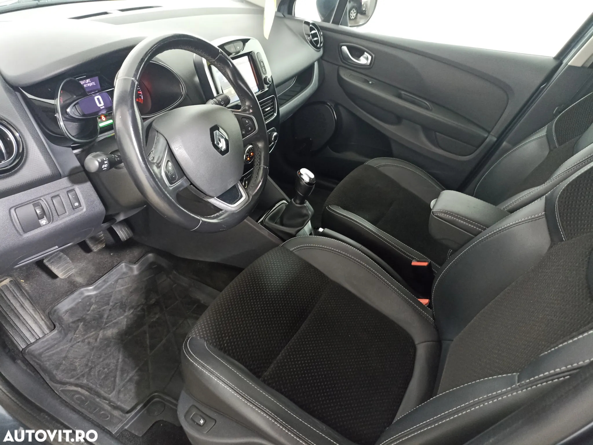 Renault Clio IV dCi Energy Intens - 8