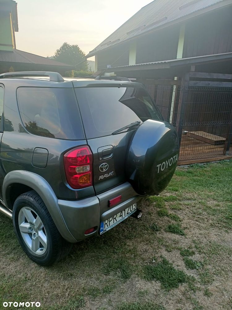 Toyota RAV4 - 10