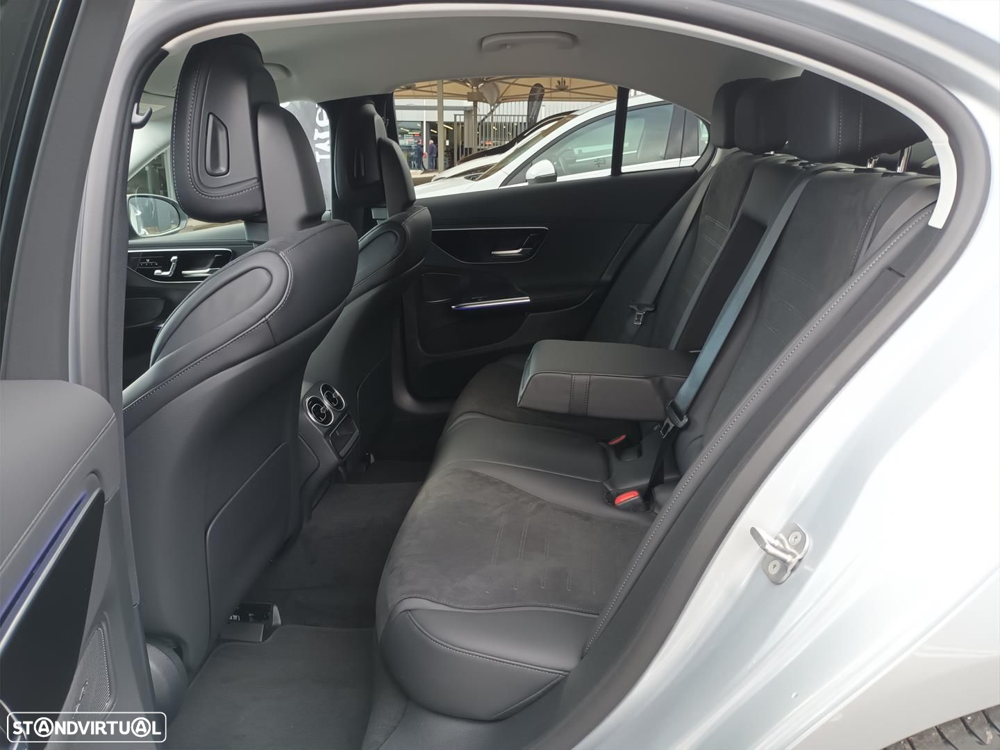 Mercedes-Benz C 300 e AMG Line - 12