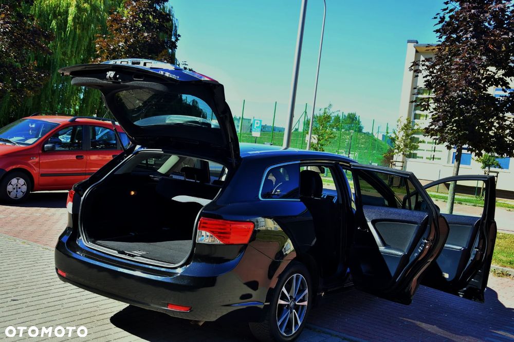 Toyota Avensis 2.0 D-4D Executive - 20