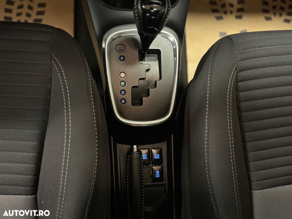 Toyota Yaris 1.5 VVT-i HSD Sol - 15