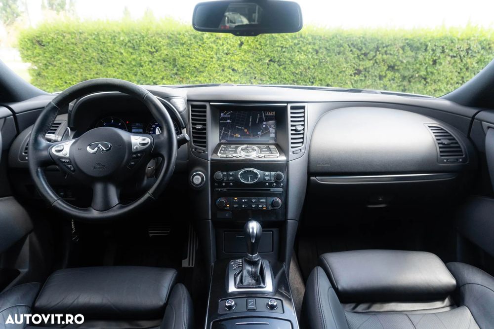 Infiniti Q70 - 15