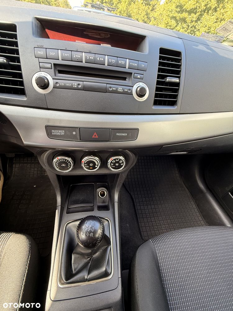 Mitsubishi Lancer 1.8 Invite - 11