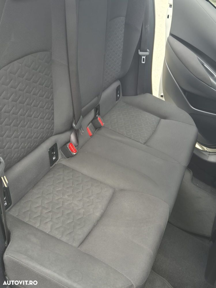 Toyota Corolla - 11