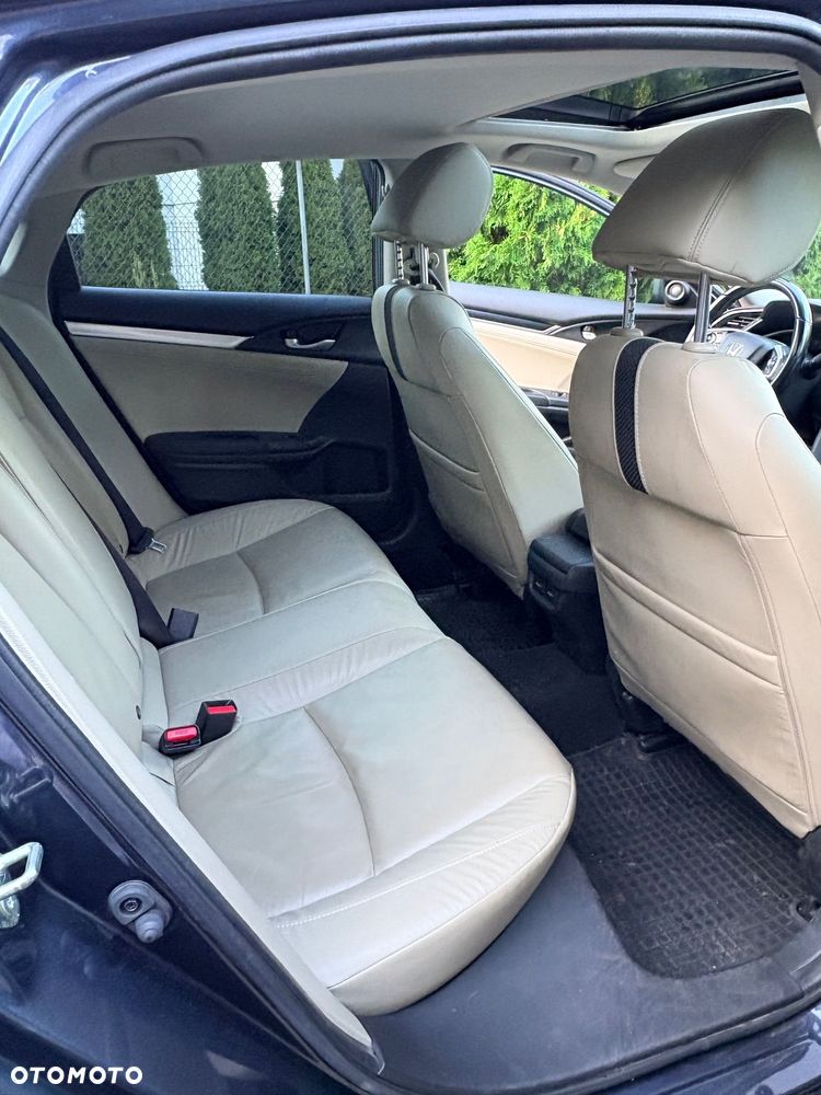 Honda Civic 1.5 T Executive CVT - 27