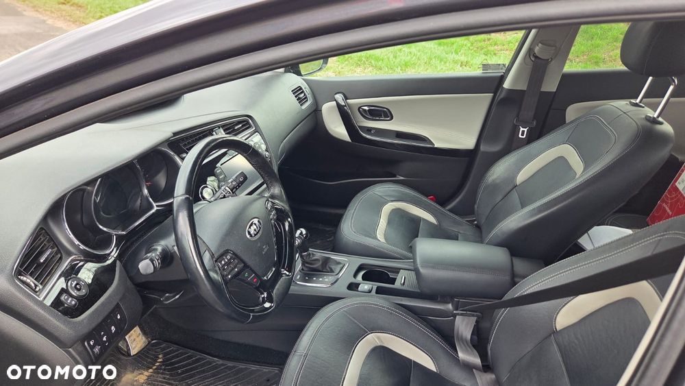 Kia Ceed 1.6 CRDi 136 DCT ISG Platinum Edition - 6