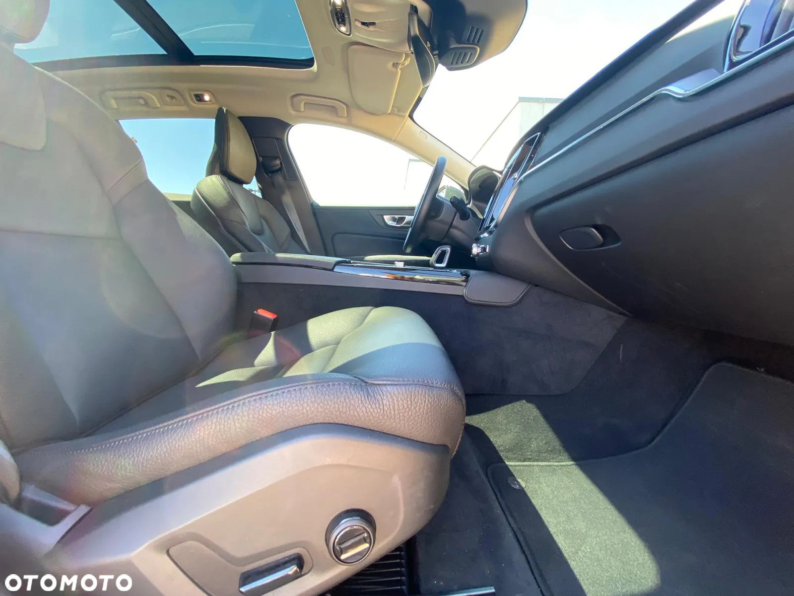 Volvo V60 T6 AWD Plug-In Hybrid Inscription - 17