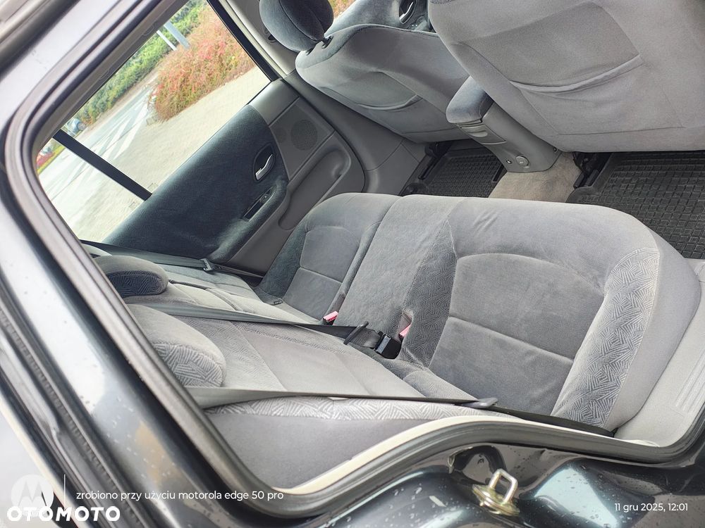 Renault Laguna 1.9 dCi Initiale - 6