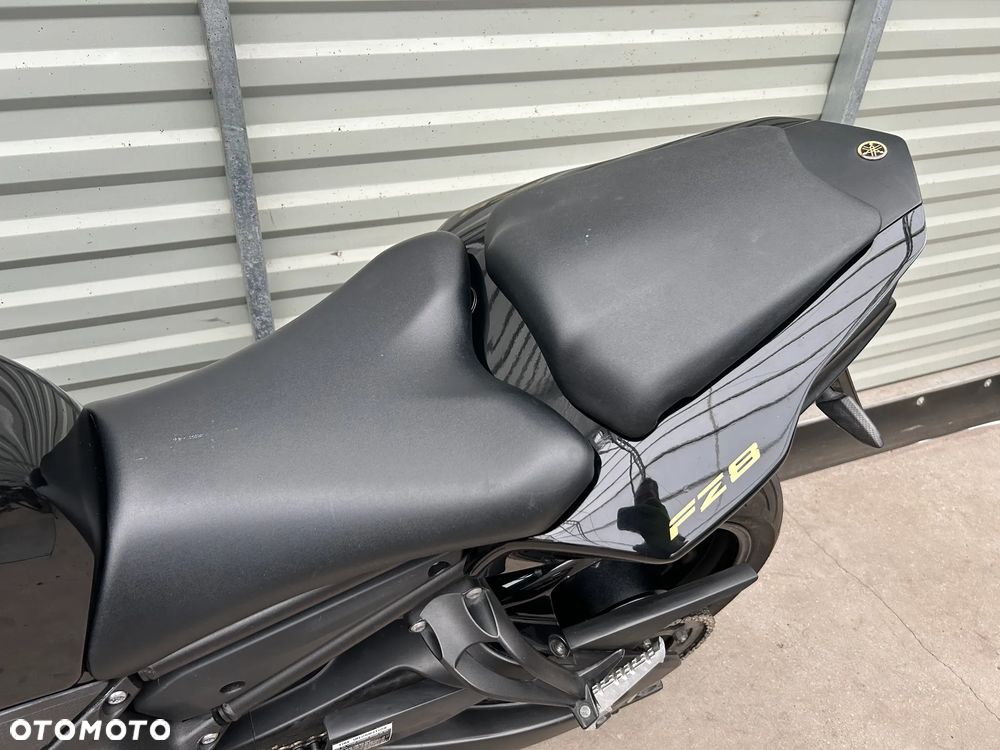 Yamaha FZ8 - 8