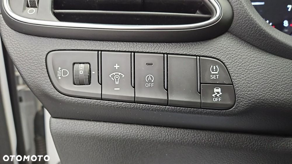 Hyundai i30 1.5 DPI Modern - 18