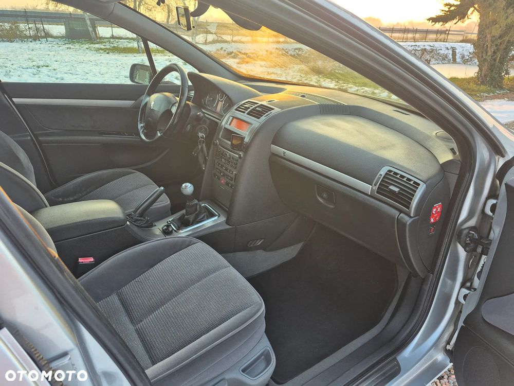 Peugeot 407 - 25