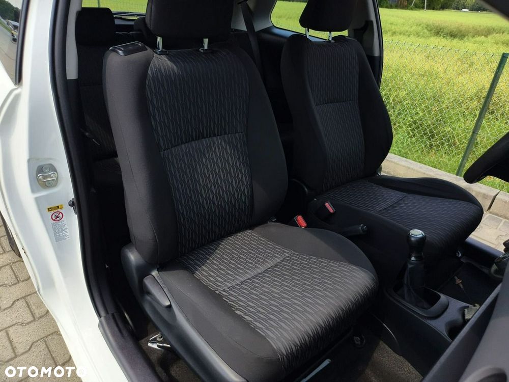 Toyota Yaris - 16