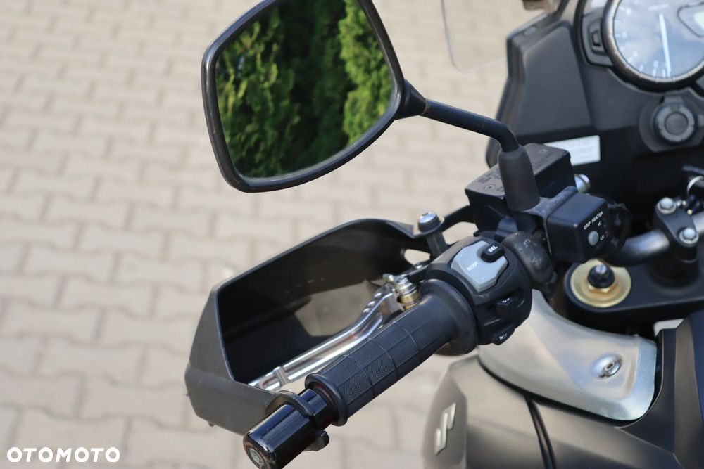 Suzuki V-STROM - 23