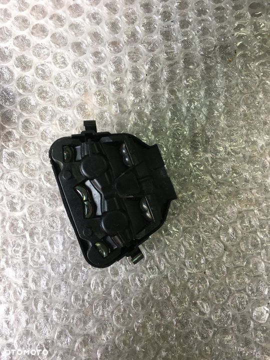 SENSOR SZYBY CZOŁOWEJ KIA CARNIVAL 0K95B679R0 - 2
