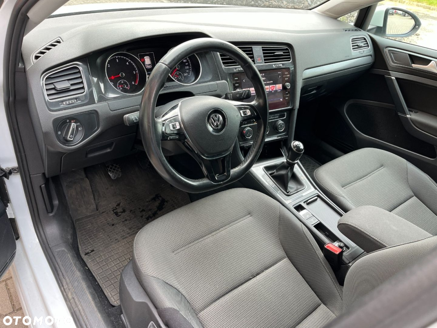 Volkswagen Golf - 8