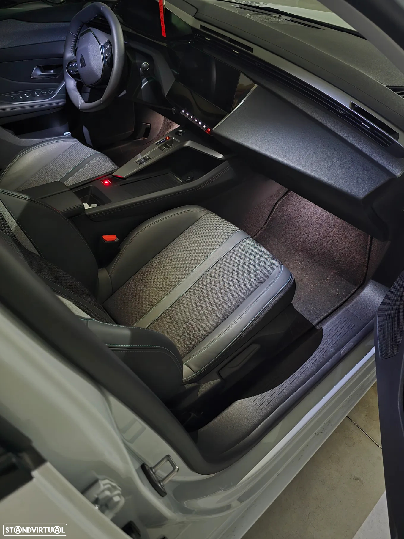 Peugeot 308 SW 1.6 Hybrid Allure Pack e-EAT8 - 24