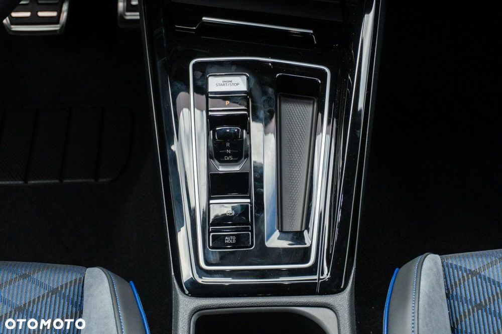Volkswagen Golf - 26